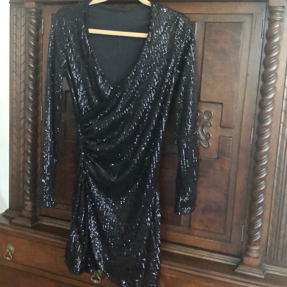 Beautiful party dress all black sequins